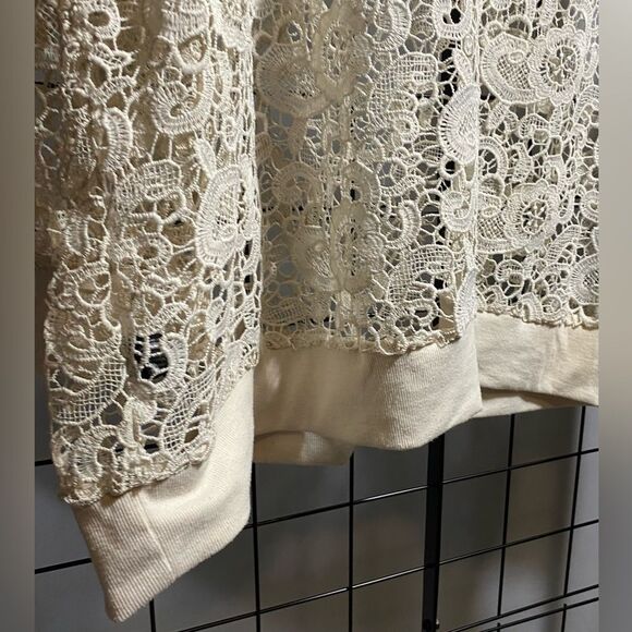 Lane Bryant plus size women’s cream flowered sweater - Picture 9 of 9